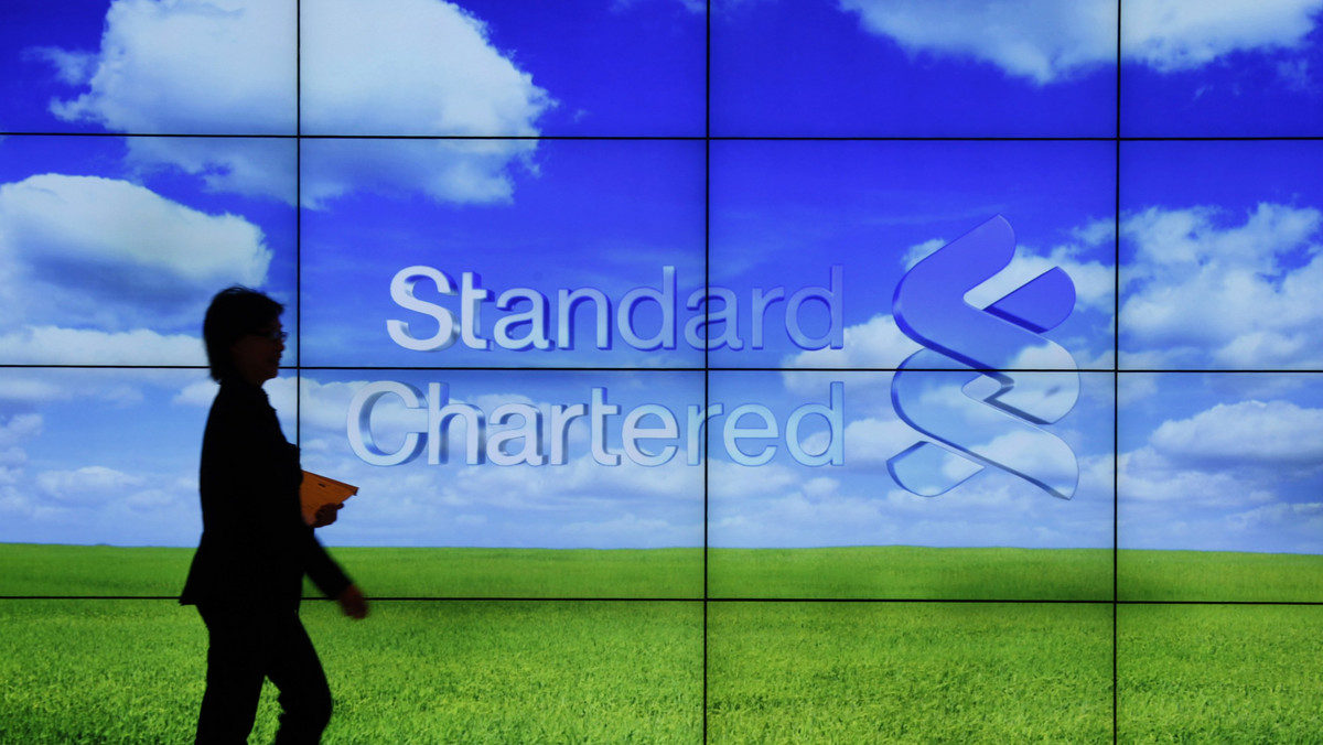 Bank Standard Chartered ma zapłacić amerykańskim władzom kolejną grzywnę, w wysokości 327 milionów dolarów, za naruszenie amerykańskich sankcji, którymi objęto transakcje z kilkoma krajami, w tym z Iranem - poinformowano w poniedziałek.