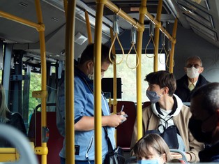 Nie masz karty, nie pojedziesz autobusem. Transport publiczny chce odejść od gotówki