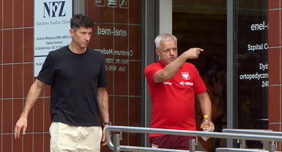 Robert Lewandowski załamany. Widzieliśmy go przed kliniką [ZDJĘCIA]