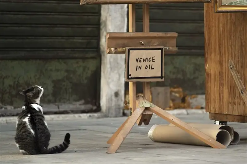 Banksy pokazał &quot;Venice in oil&quot; na Biennale Sztuki w Wenecji