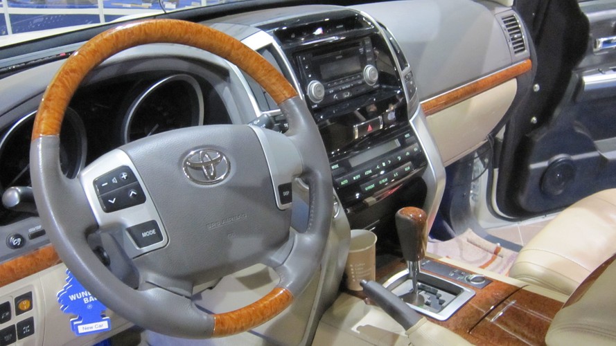 Samochód BOR - toyota land cruiser