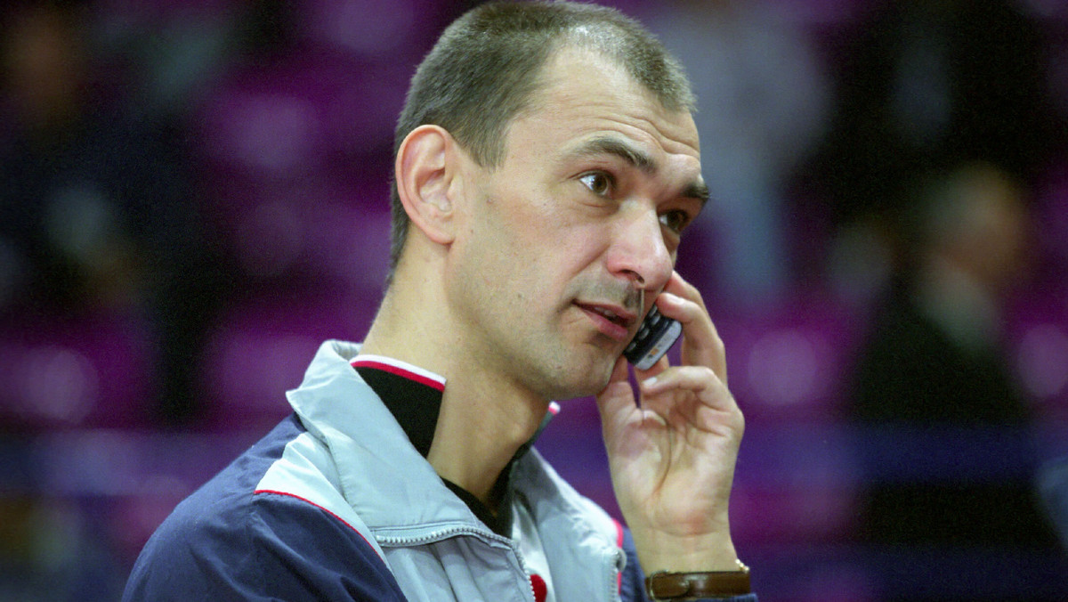 Dwukrotny olimpijczyk (1988 i 1992), medalista mistrzostw świata i Europy w tenisie stołowym Leszek Kucharski wystąpi w mistrzostwach Polski w ping pongu - gra rakietkami bez profesjonalnych okładzin - które odbędą się w sobotę i niedzielę w Solcu Kujawskim.