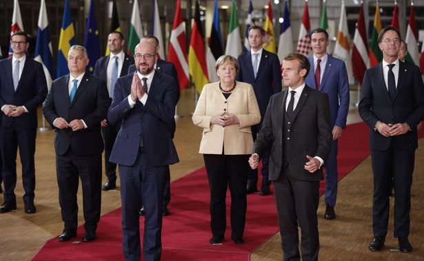 Mateusz Morawiecki (pierwszy z lewej) i unijni przywódcy