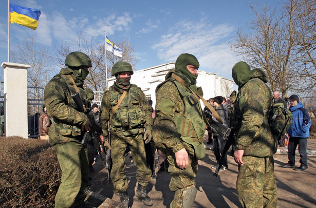 Rosyjscy żołnierze na Krymie. Fot. EPA/ARTUR SHVARTS/PAP/EPA