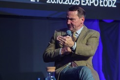Sikorski wskazał problemem Unii Europejskiej. Chiny, Rosja i USA w tym aspekcie mają nad nią przewagę