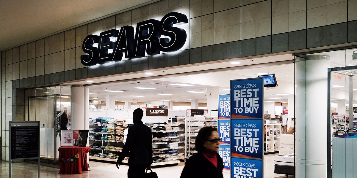 These terrifying photos of Sears clearance sales in Canada show the devastating impact of the retail apocalypse