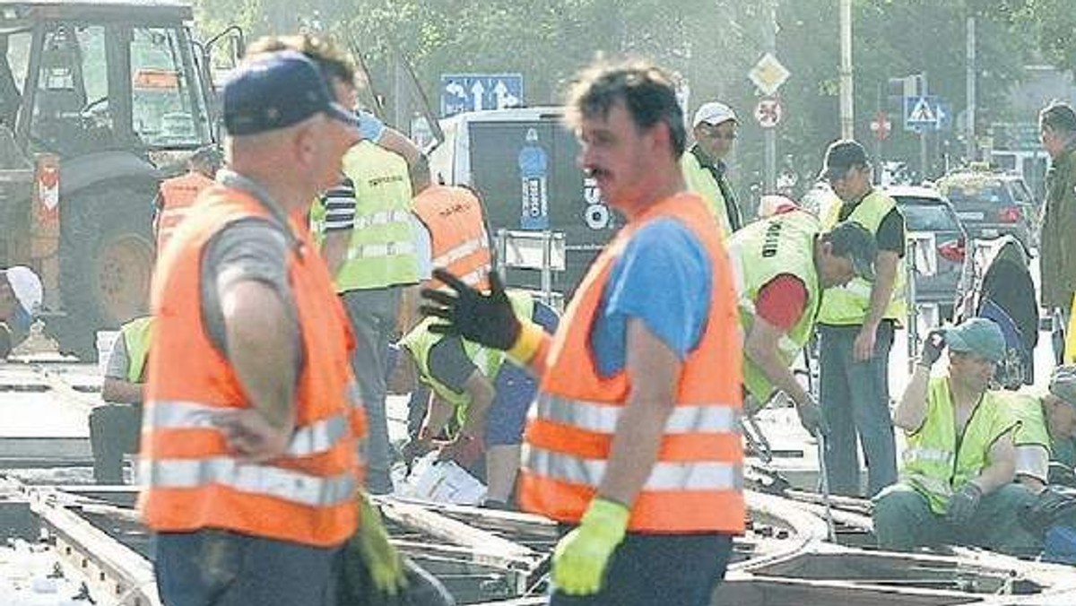 W poniedziałek rozpoczyna się kolejny, czwarty etap przebudowy Bramy Portowej. Na swoje trasy wracają tramwaje niskopodłogowe. Poważne zmiany czekają nas też na ul. Struga - informuje "Głos Szczeciński".