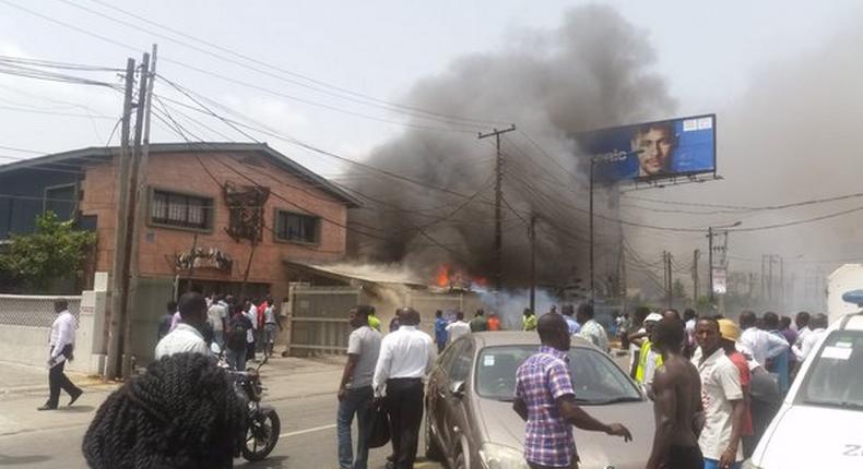 Fire outbreak on Awolowo Road, Ikoyi on April 4, 2016