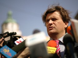 Palikot do PiS: Hieny żerują na podatkach