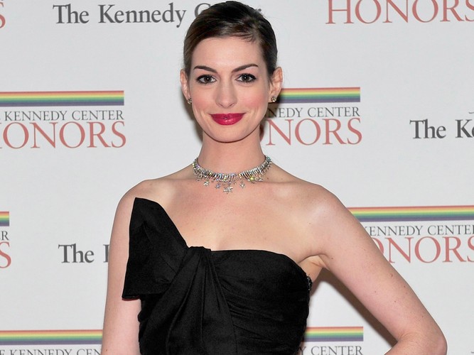2. Anne Hathaway przynosi zysk w wysokości 45,67 $