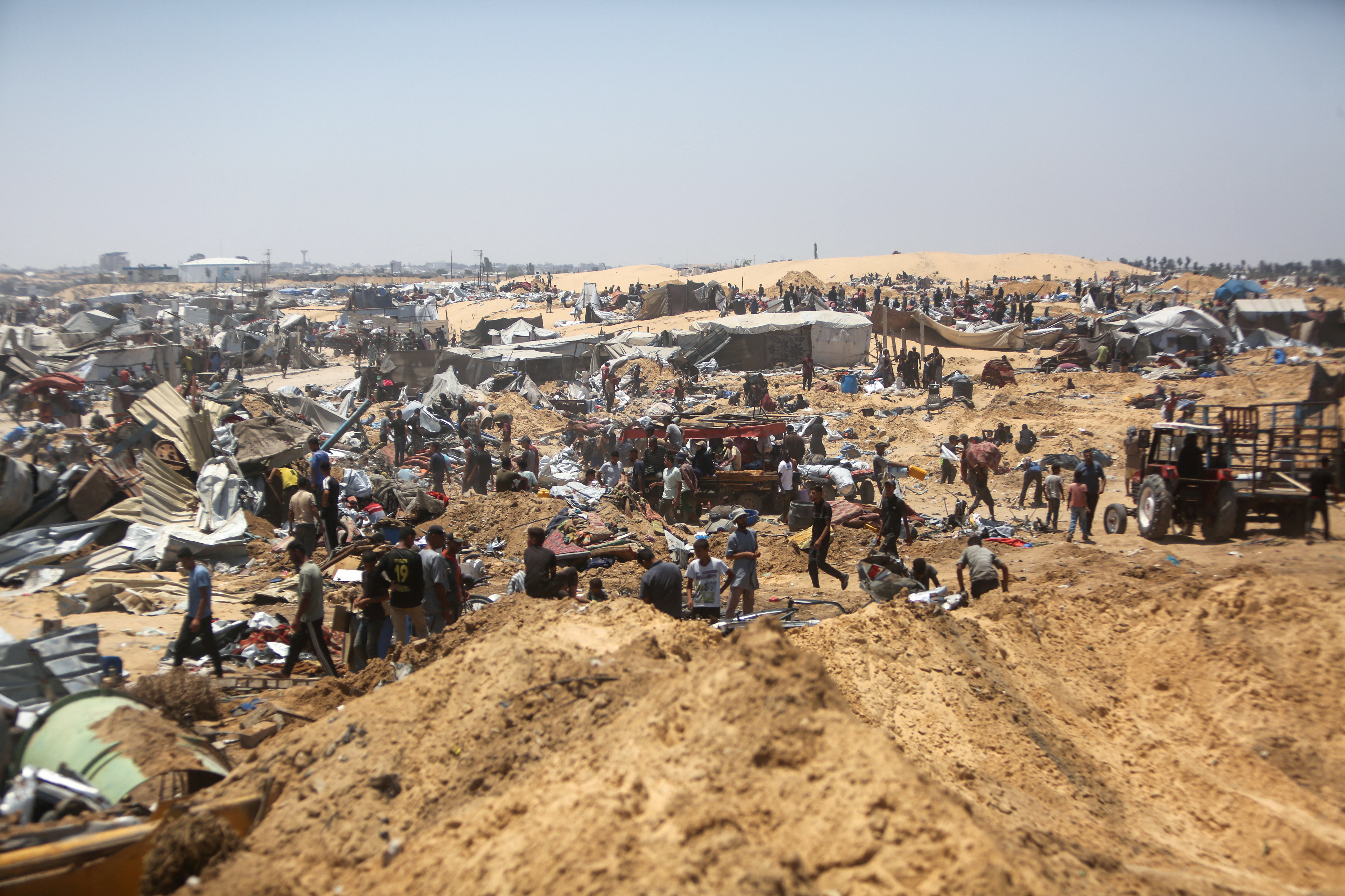 Gaza: 7 palestinesi uccisi in attacchi israeliani