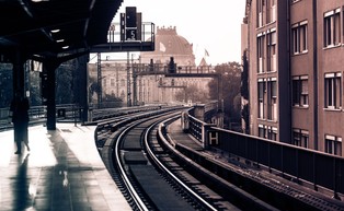 Torpol ma umowę na elektryfikację PKM i nowy przystanek za 48,9 mln zł