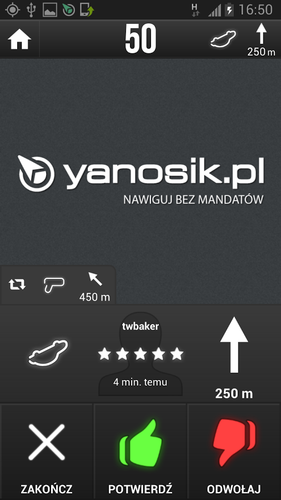 <strong>Yanosik</strong><br /><br />

Yanosik to darmowa aplikacja pełniąca funkcję asystenta kierowcy. System umożliwia otrzymywanie informacji o aktualnej sytuacji na drodze:
-  fotoradarach,
-  kontrolach drogowych,
-  patrolach policji,
- wypadkach,
- kontrolach ITD
- odcinkowych pomiarach prędkości
- miejscach częstych kontroli.<br /><br />

Aplikacja pełni także rolę nawigacji, która dzięki wykorzystaniu technologii Smart Traffic pomaga w ominięciu korków.<br /><br />