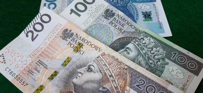 Darowizna od dziadków bez podatku? Tak, ale jest kilka warunków do zwolnienia