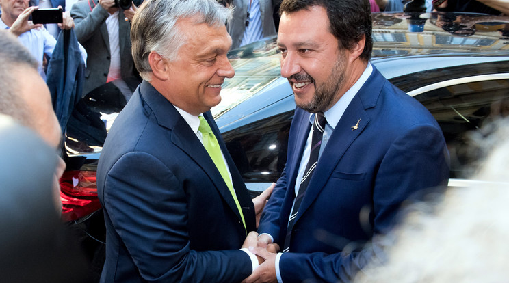 Orbán korábban azt nyilatkozta Salviniről, hogy elnyerte a magyar emberek tiszteletét, és ha indulna, választást nyerhetne Magyarországon is / Fotó: MTI-Koszticsák Szilárd