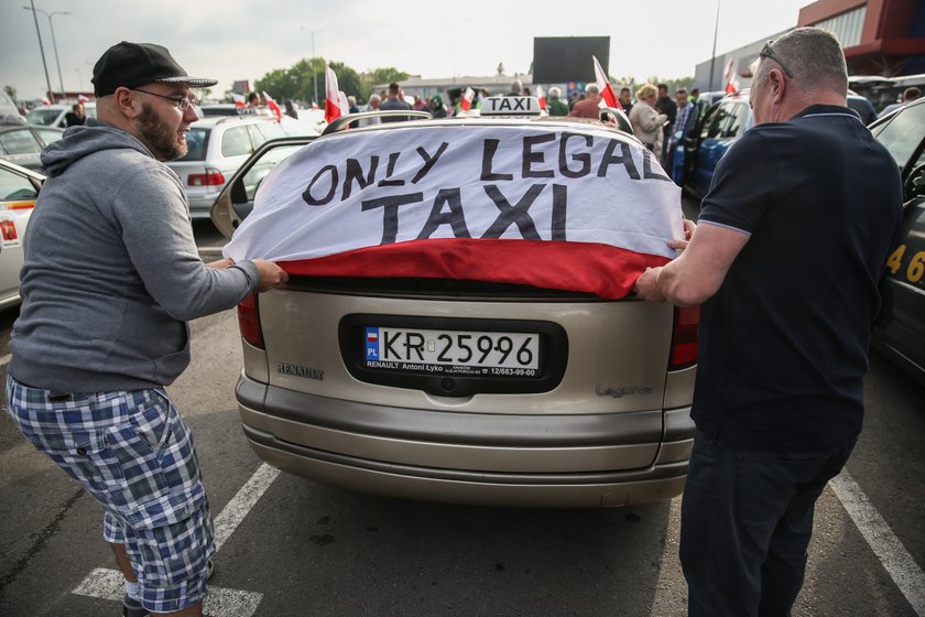 Protest taksówkarzy przeciwko innym przewoźnikom