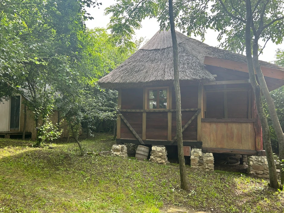 Kolibe na salašu u Krčedinu