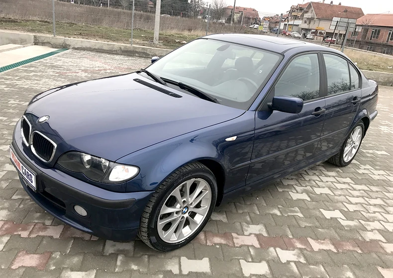 BMW320