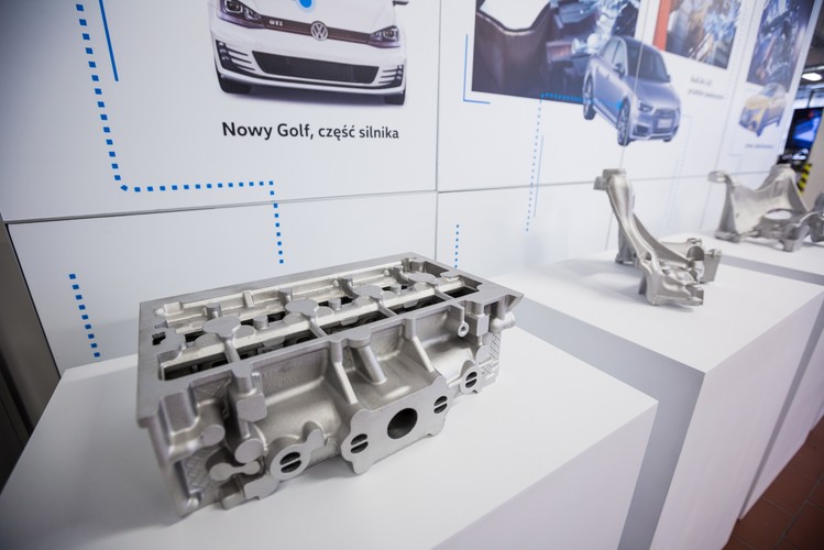 <b>Na zdjęciu:</b> Ekspozycja części odlewanych w odlewni koncernu Volkswagen AG w Poznaniu

<br><br>rpo/ dym/
<br>fot.  (mr) PAP/Marek Zakrzewski