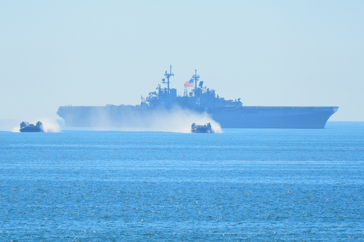 Strategiczny szach-mat? USA na kursie ku "Zakazanej Wyspie" Iranu