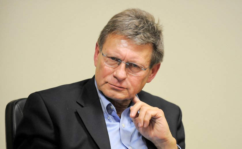 Tp Leszek Balcerowicz jako szef NBP podjął decyzję o kupnie działki pod budowę skarbca