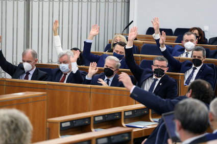 Łatanie Polskiego Ładu. Senat poparł poprawki 