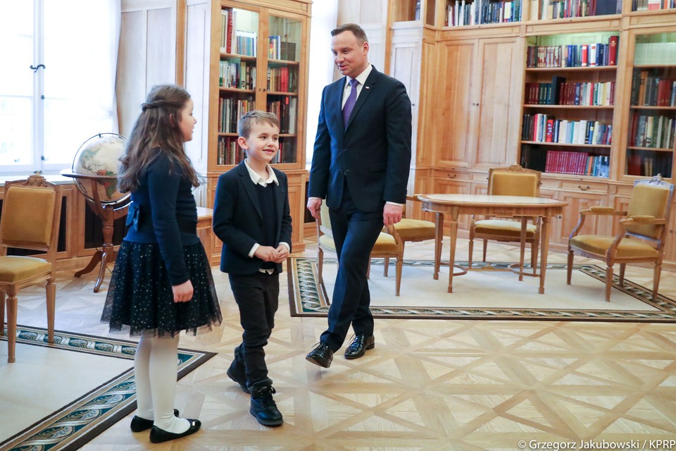 Prezydent odznaczył kobiety Krzyżem Zasługi