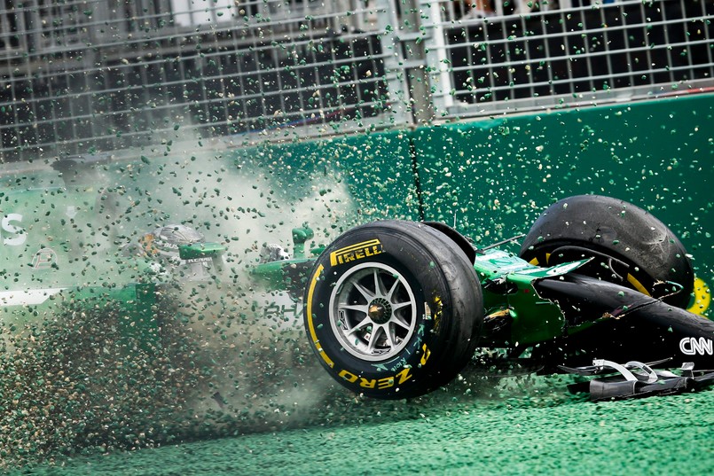 Kamui Kobayashi rozbił bolid tuż po starcie GP Australii. ZDJĘCIA