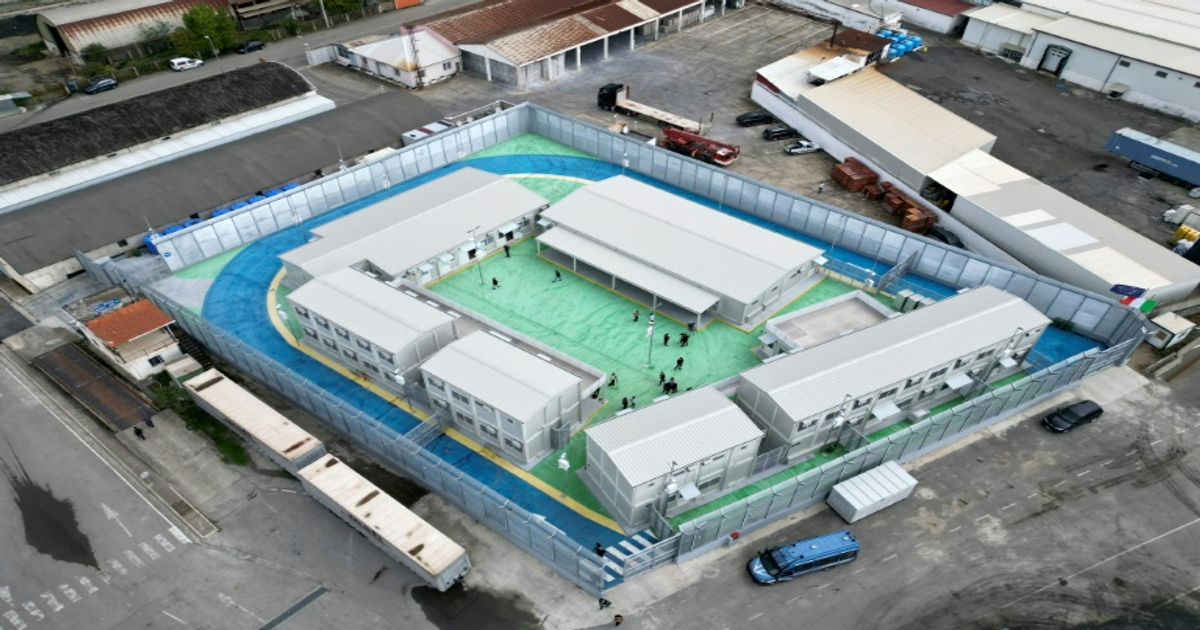 Camps italiens en Albanie : échec total un an après l'ouverture