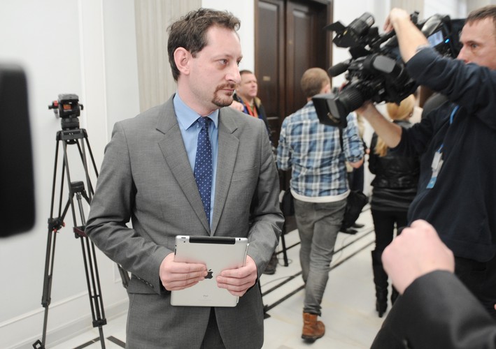 Armand Ryfiński (RP) - krytykowany za język i antyklerykalizm, który jest zbyt mocno akcentowany.