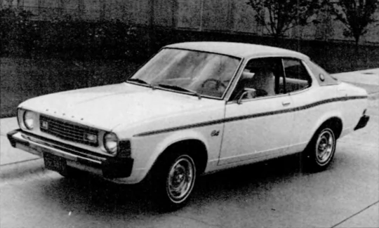 Dodge Colt z 1974 r. Podobnym autem podróżował Kazimierz Deyna. (Zdjęcie ilustracyjne)