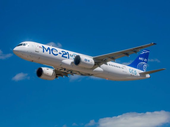 ... oraz 210 samolotów Irkut MC-21. Topolew, Suchoj i Irkut są rosyjskimi producentami samolotów i spółkami zależnymi UAC