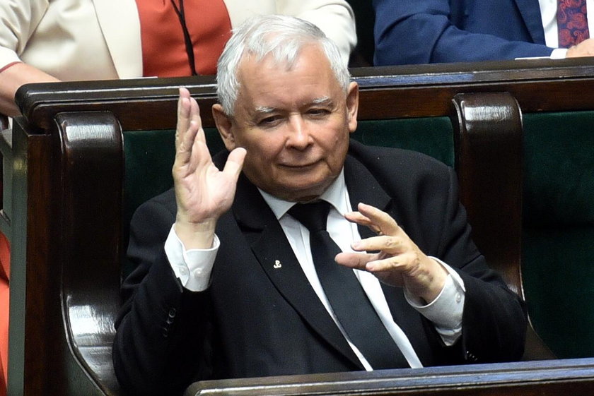 Koronawirus: Jarosław Kaczyński zna wynik testu na SARS-CoV-2