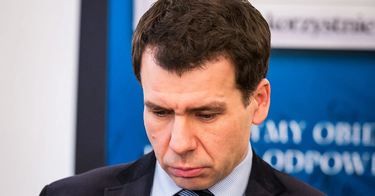 Zignorował cztery wezwania. Ernest Bejda siłą doprowadzony na komisję ds. Pegasusa