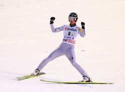 Stoch lepszy od Małysza na skoczni w Planicy