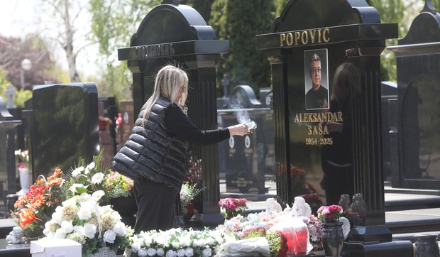 Novo bežanijsko groblje rođendan Saše Popovića