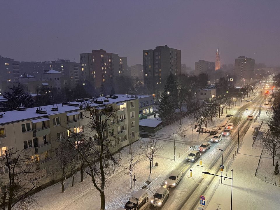 Śnieg spadł również w Warszawie