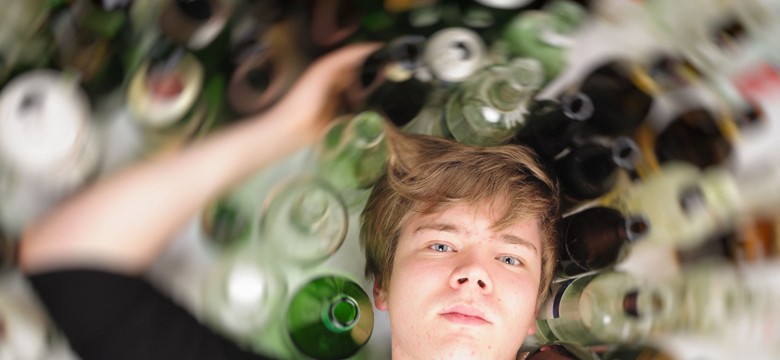Nastolatek uzależniony od alkoholu bardziej zagrożony depresją w przyszłości