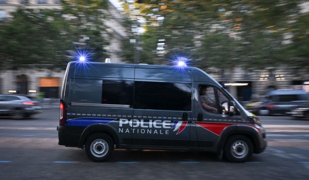 Pariz, policija