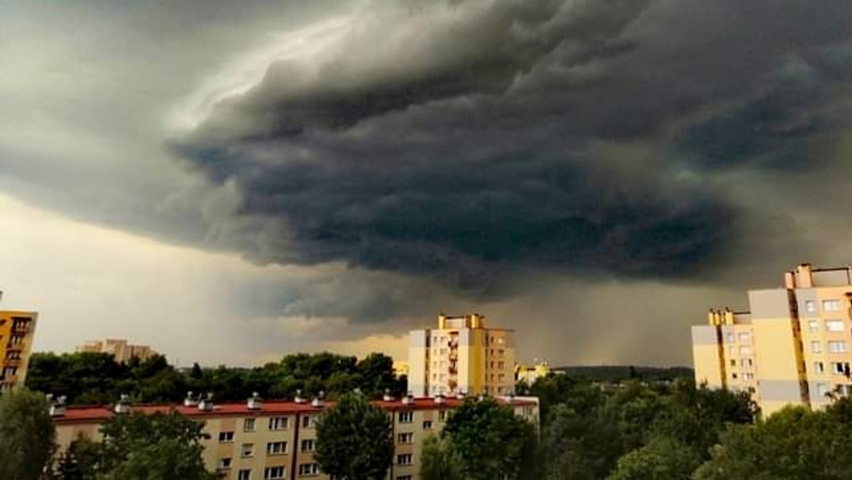 Gdzie jest burza? Niebezpiecznie nad Polską. Ostrzeżenia IMGW