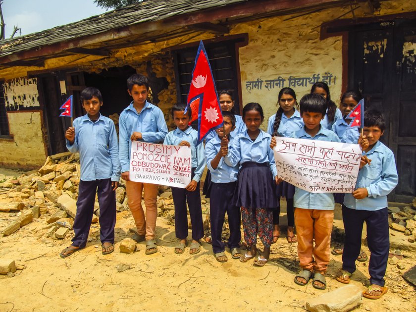 Polak odbudował szkołę w Nepalu