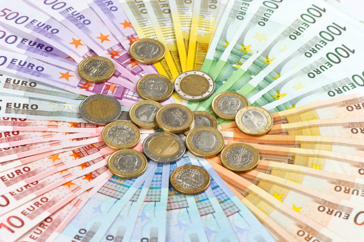 Czechy nie chcą, Litwa patrzy na Łotwę, a gotowa tylko Bułgaria. Gdzie czekają na euro?