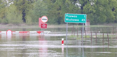 Wody w Odrze niebezpiecznie przybywa. IMG ostrzega