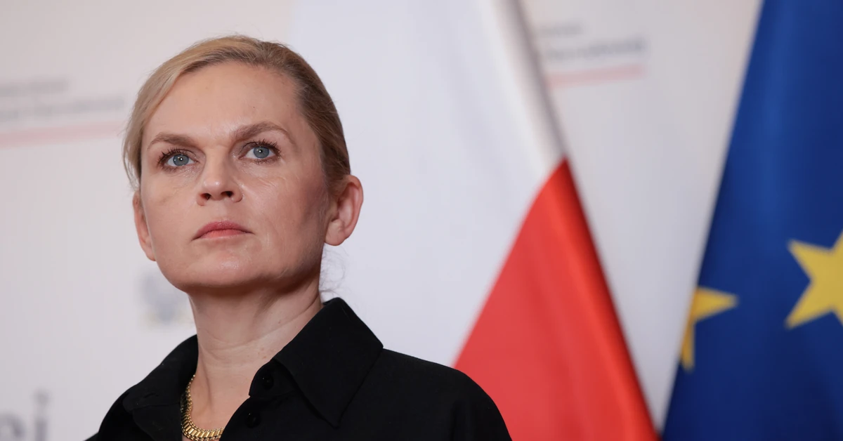 MEN po cichu zmniejszyło pensje nauczycielom. Związki biją na alarm