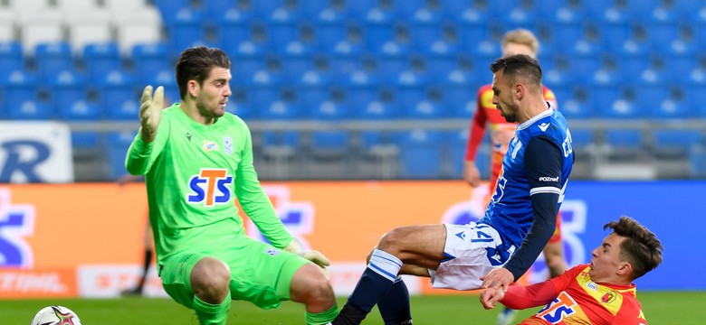 Blamaż Lecha. Prowadził, ale dał sobie strzelić dwa gole grającej w "10" Jagiellonii [WYNIKI i TABELA]