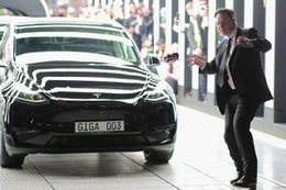 Elon Musk w Niemczech zatańczył z radości. "To wspaniały dzień" [WIDEO] 