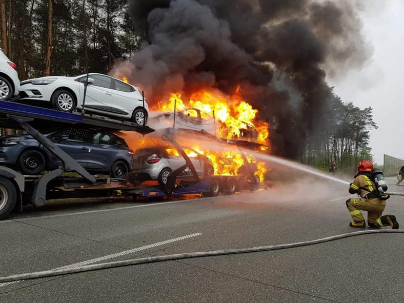 Pożar lawety z nowymi autami na S8
