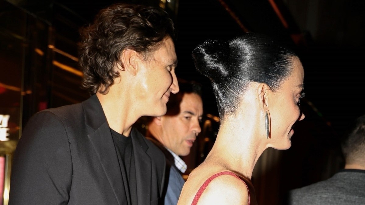 Katy Perry a Justin Trudeau sú oficiálne pár