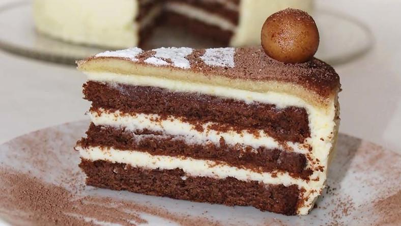 Narancsos-marcipános csokoládétorta. Nálunk minden karácsonykor nagy sikere van