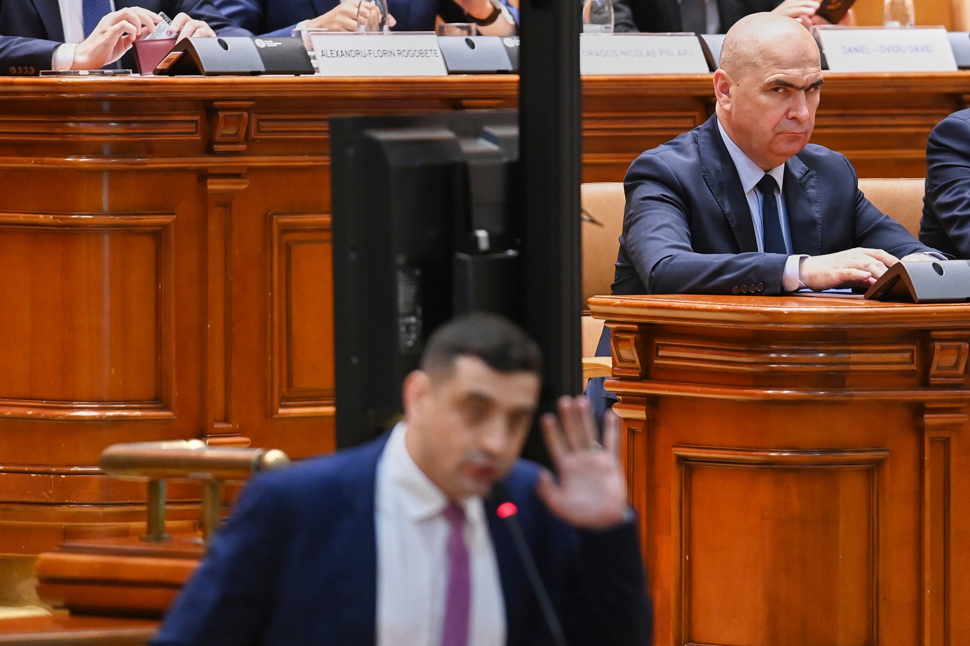 Poslanci rumunského parlamentu. 